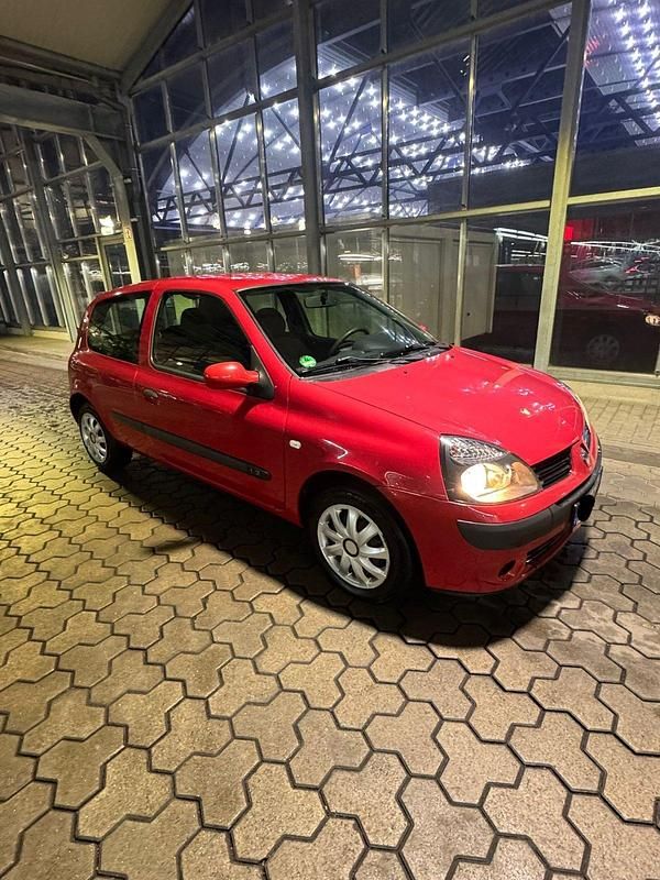 Gebraucht Renault Clio II 60 PS (44 kW) 2005 Rot Limousine
