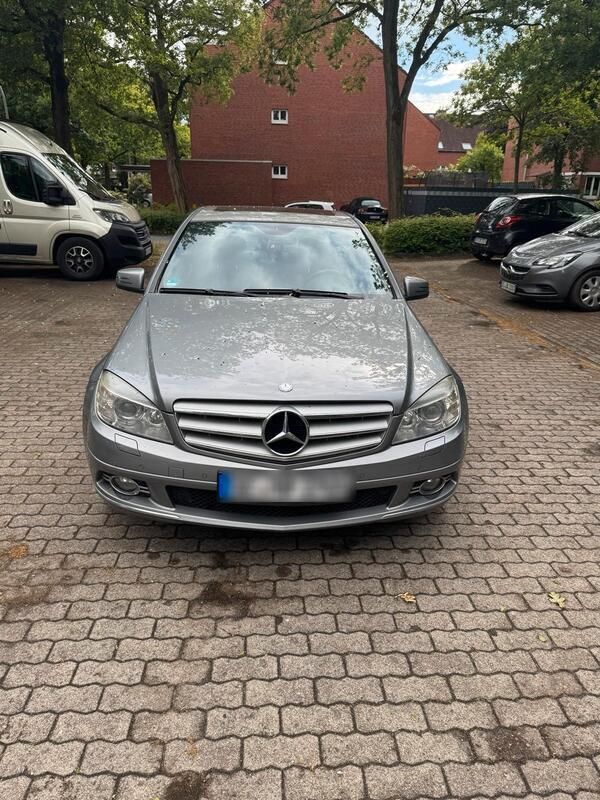 Silber Gebraucht 2009 Mercedes C320 Limousine | 9.400 € (Fairer Preis) - Bild 1/4