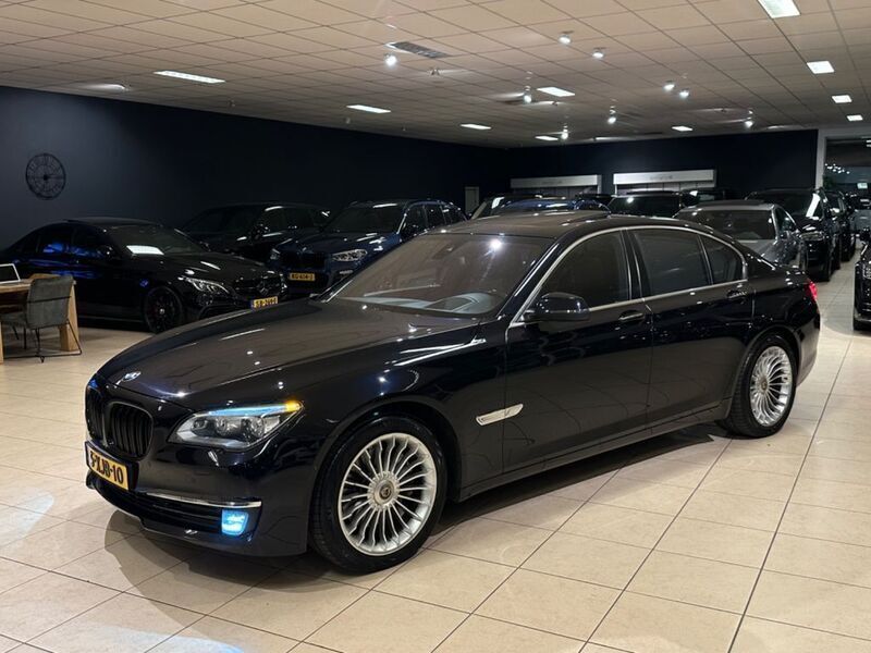 Schwarz Gebraucht 2014 BMW 740 Limousine | 18.950 € (Teuer) - Bild 1/4