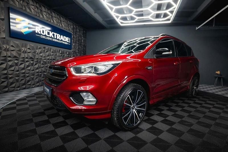 Rot Gebraucht 2019 Ford Kuga ST-Line SUV | 15.990 € (Guter Preis) - Bild 1/4