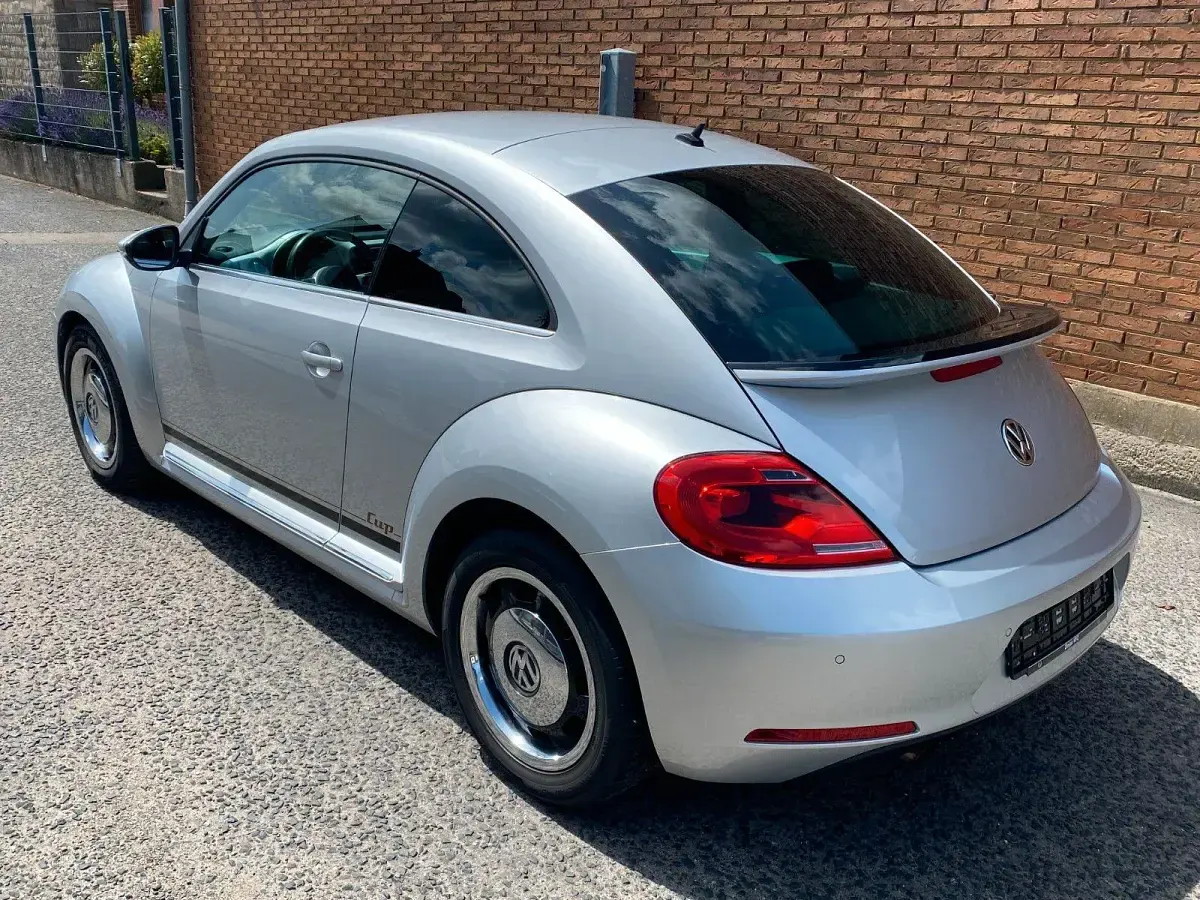 Gebraucht VW Beetle Cup 105 PS (77 kW) 2014 Silber Kleinwagen