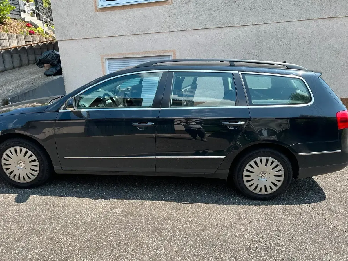 Gebraucht VW Passat 110 PS (80 kW) 2010 Schwarz Kombi