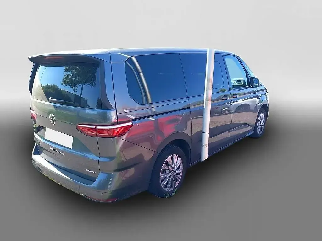 Second-hand VW Multivan Life 218 CP (160 kW) 2022 Gri Monovolum