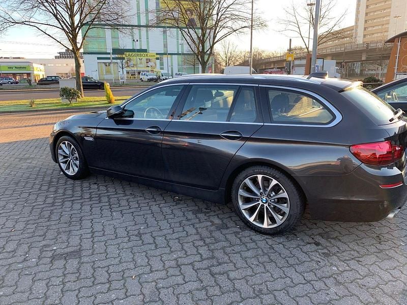 Gebraucht BMW 520 184 PS (135 kW) 2013 Grau Kombi