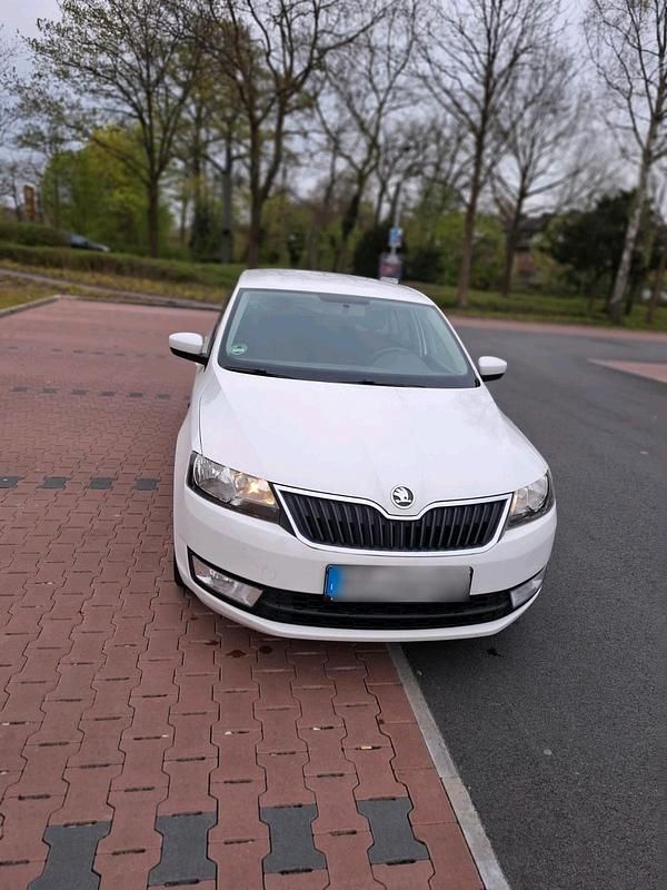 Second-hand Skoda Rapid 105 CP (77 kW) 2014 Alb Hatchback