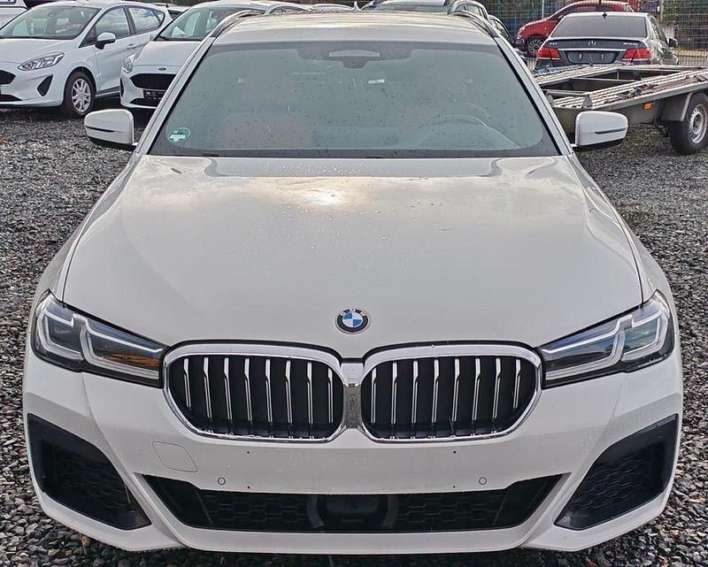 Gebraucht BMW 530 M Sport 286 PS (210 kW) 2021 Weiß Limousine