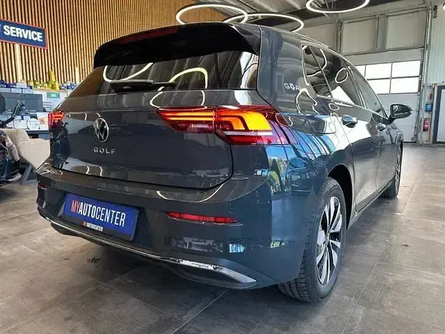 Gebraucht VW Golf VIII 116 PS (85 kW) 2025 Grau Limousine