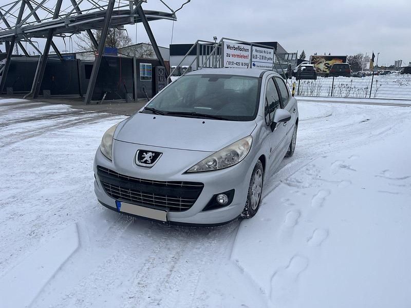 Silber Gebraucht 2011 Peugeot 207 Kleinwagen | 2.300 € (Guter Preis) - Bild 1/4