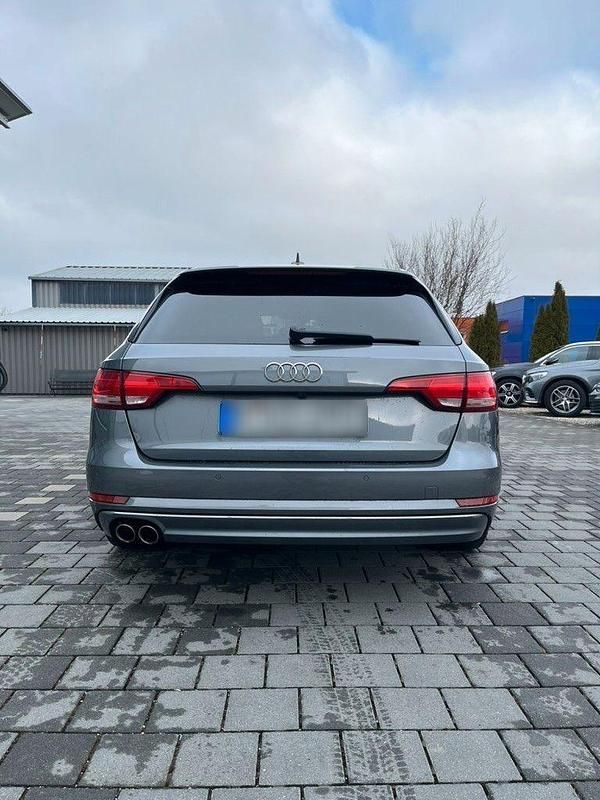 Gebraucht Audi A4 Sport 190 PS (139 kW) 2017 Grau Kombi