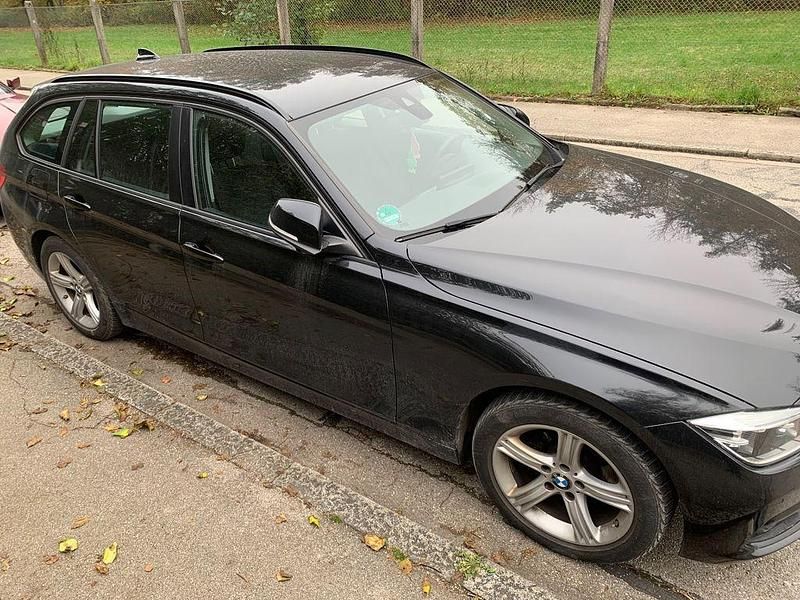 Gebraucht BMW 330 258 PS (189 kW) 2018 Schwarz Kombi