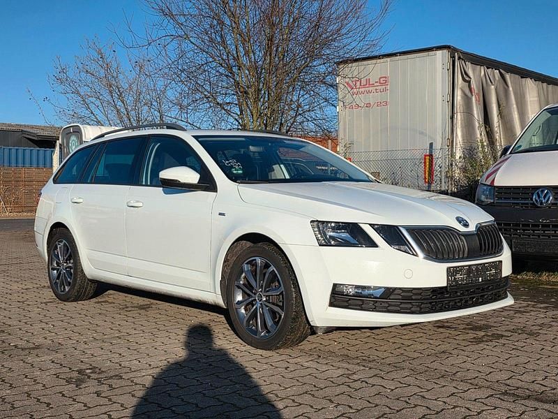 Weiß Gebraucht 2017 Skoda Octavia Drive Kombi | 9.950 € (Fairer Preis) - Bild 1/4