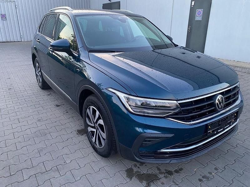 Gebraucht VW Tiguan Active 150 PS (110 kW) 2022 Nightshade blue SUV