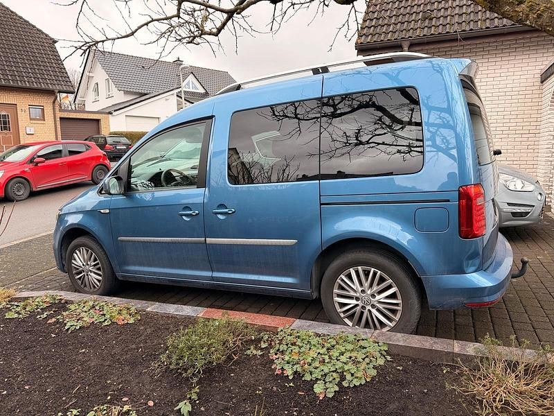 Blau Gebraucht 2016 VW Caddy Van / Kleinbus | 10.999 € (Superpreis) - Bild 1/4