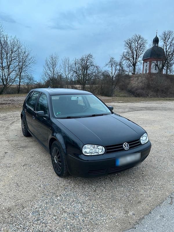 Gebraucht VW Golf IV 75 PS (55 kW) 2002 Schwarz Kleinwagen