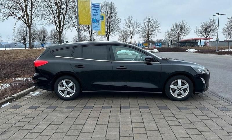 Gebraucht Ford Focus 120 PS (88 kW) 2021 Schwarz Kombi