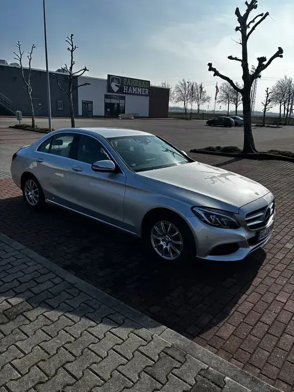 Gebraucht Mercedes C200 Avantgarde 184 PS (135 kW) 2016 Silber Limousine