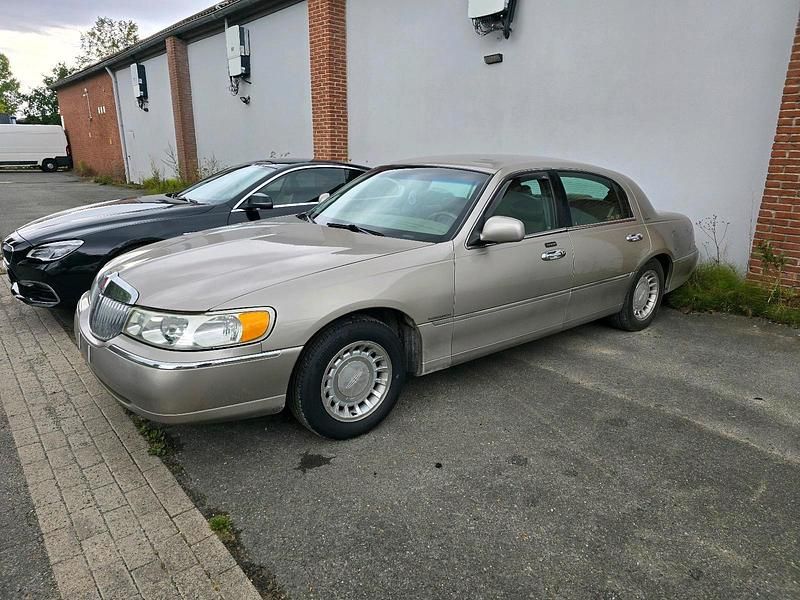 Gebraucht 2001 Lincoln Town Car Limousine | 5.750 € - Bild 1/4