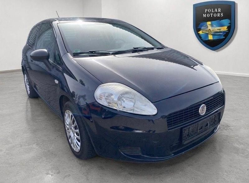 Gebraucht Fiat Grande Punto Basis 69 PS (50 kW) 2011 Blu lancia/suggestivo/fontana Kleinwagen