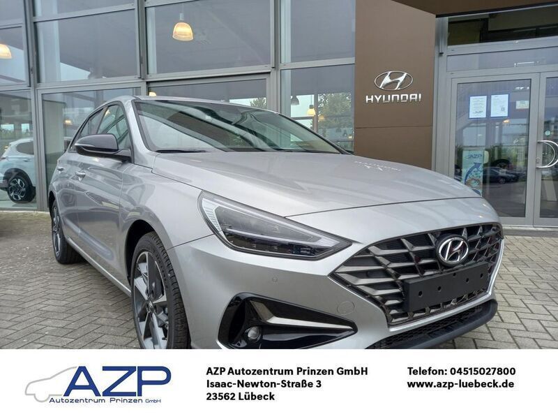 Shimmering silver Neu 2025 Hyundai i30 Advantage Limousine | 21.980 € (Fairer Preis) - Bild 1/4