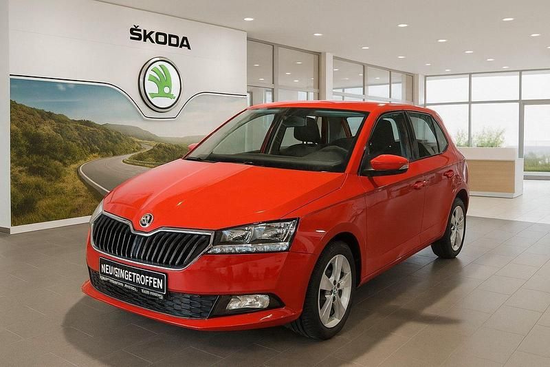 Rot Gebraucht 2020 Skoda Fabia Cool Plus Limousine | 12.500 € (Fairer Preis) - Bild 1/4