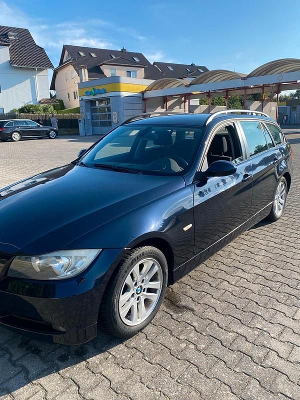 Blau Gebraucht 2006 BMW 318 Kombi | 3.300 € (Guter Preis) - Bild 1/4