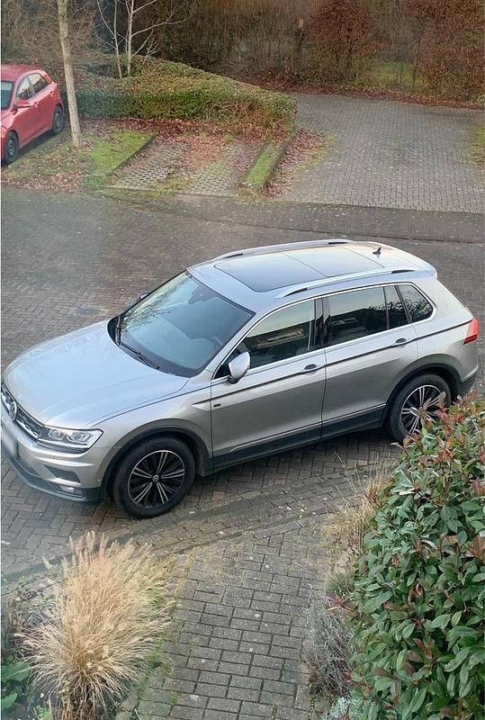 Gebraucht VW Tiguan 150 PS (110 kW) 2019 Silber SUV