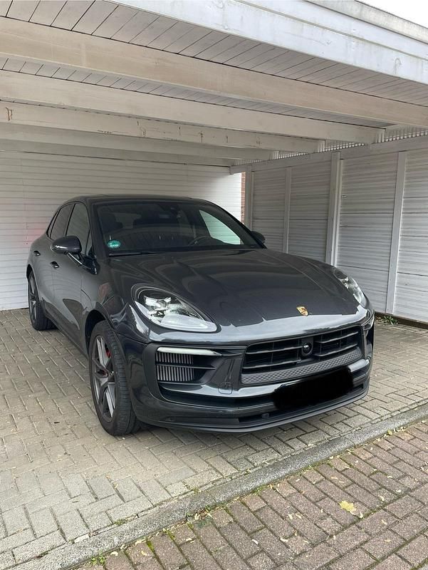 Grau Gebraucht 2022 Porsche Macan S Chrono SUV | 73.900 € - Bild 1/4