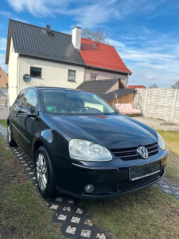 Second-hand VW Golf V 2007 Negru Hatchback
