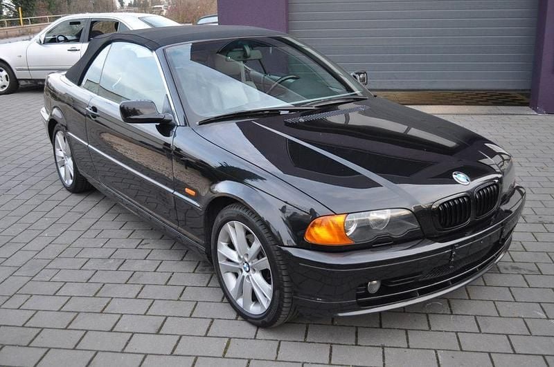 Schwarz Gebraucht 2001 BMW 320 Sport Line Cabrio | 6.950 € (Fairer Preis) - Bild 1/4