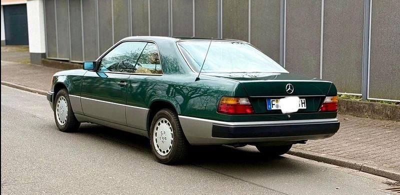 Gebraucht Mercedes 230 132 PS (97 kW) 1987 Grün Coupé