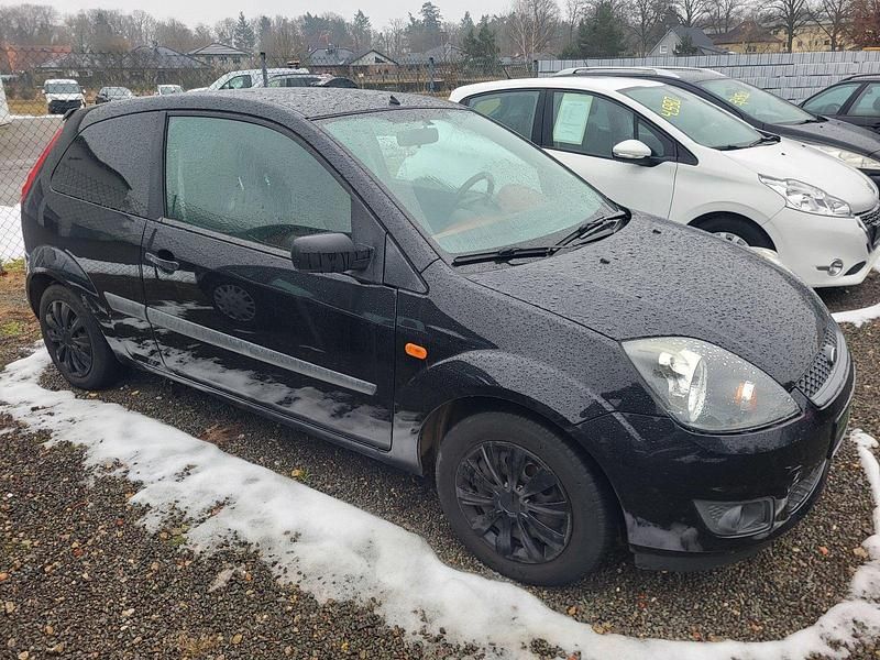 Gebraucht Ford Fiesta 70 PS (51 kW) 2007 Blau Kleinwagen