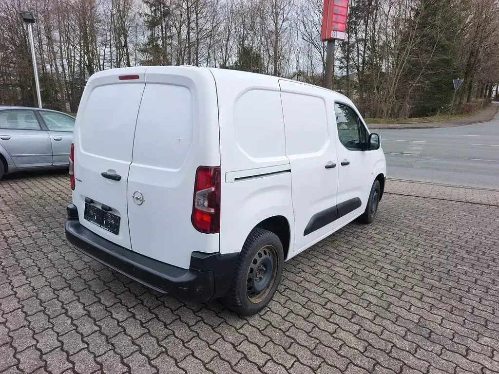 Second-hand Opel Combo Edition 76 CP (55 kW) 2019 Alb Monovolum