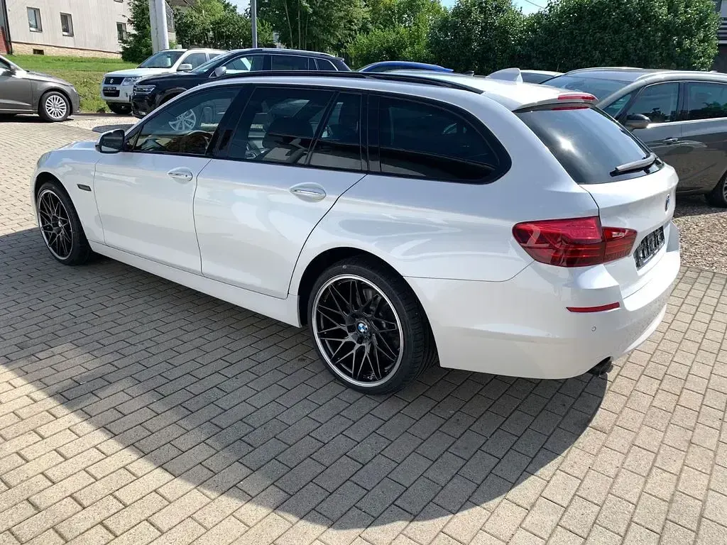 Gebraucht BMW 535 Sport Line 313 PS (230 kW) 2017 Mineralweiss Kombi