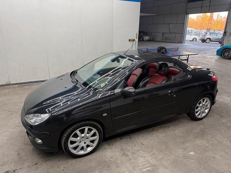 Gebraucht Peugeot 206 CC 109 PS (80 kW) 2003 Schwarz Cabrio