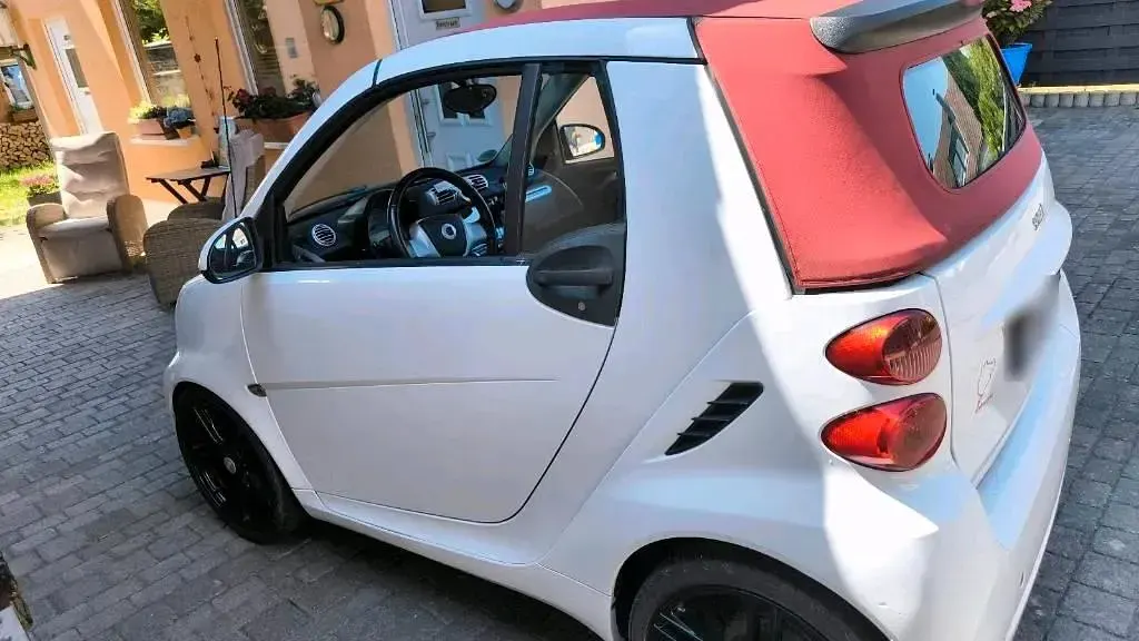 Gebraucht Smart ForTwo Cabrio Passion 71 PS (52 kW) 2011 Weiß Cabrio