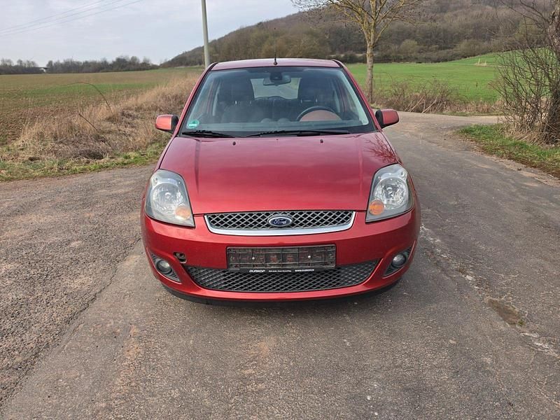Gebraucht Ford Fiesta 80 PS (58 kW) 2007 Orange Kleinwagen