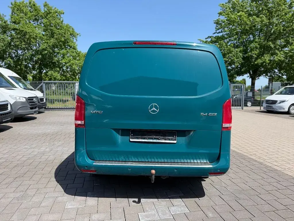 Gebraucht Mercedes Vito 136 PS (100 kW) 2020 Grün Van