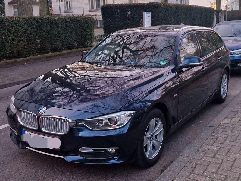 Blau Gebraucht 2014 BMW 320 Sport Line Kombi | 12.900 € (Etwas zu teuer) - Bild 1/4