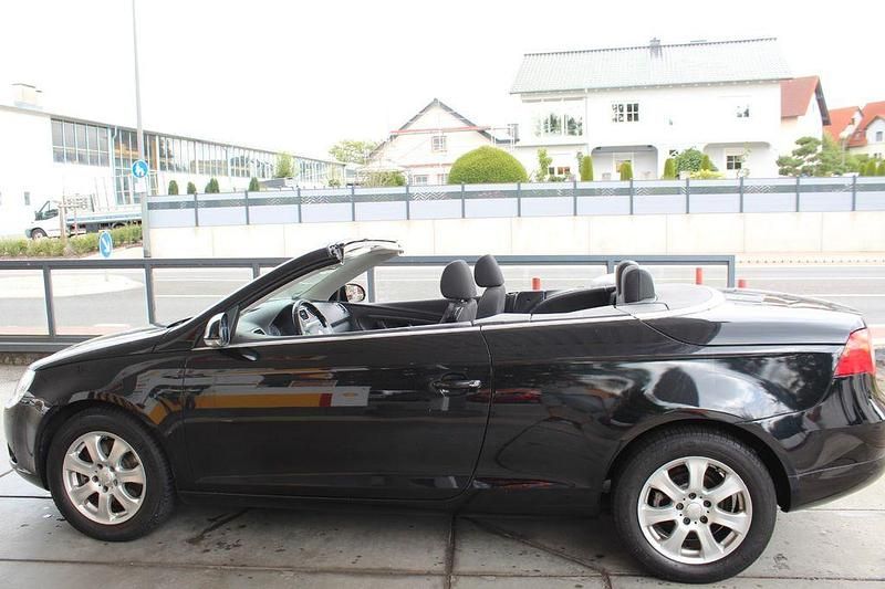 Schwarz Gebraucht 2007 VW Eos Cabrio | 3.999 € (Fairer Preis) - Bild 1/4