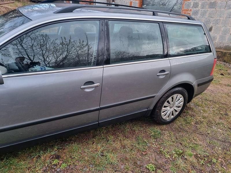 Gebraucht VW Passat Basis 116 PS (85 kW) 2001 Silber Kombi