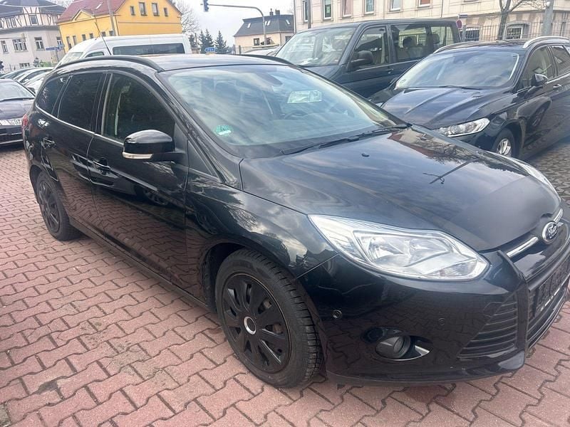 Gebraucht Ford Focus 125 PS (91 kW) 2013 Schwarz Kombi