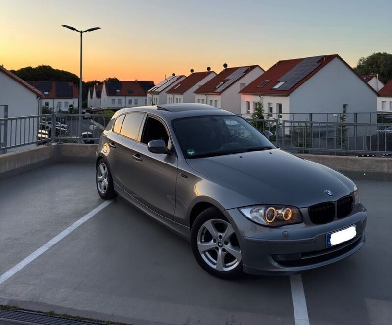 Grau Gebraucht 2011 BMW 118 Performance Kleinwagen | 5.500 € (Fairer Preis) - Bild 1/4