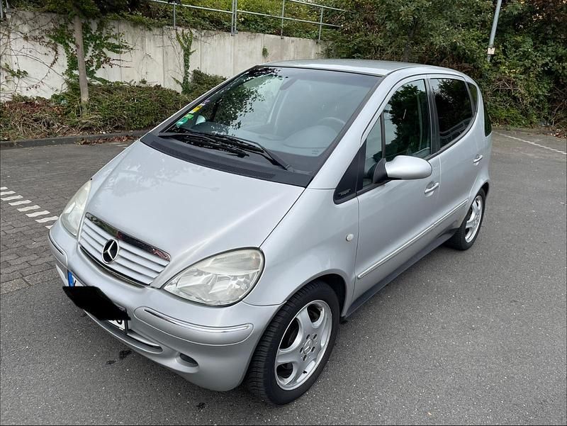 Silber Gebraucht 2002 Mercedes A190 Avantgarde Kleinwagen | 2.200 € (Etwas zu teuer) - Bild 1/4