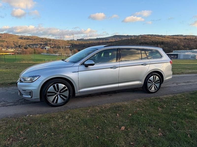 Gebraucht VW Passat GTE 218 PS (160 kW) 2017 Reflexsilber metallic Kombi