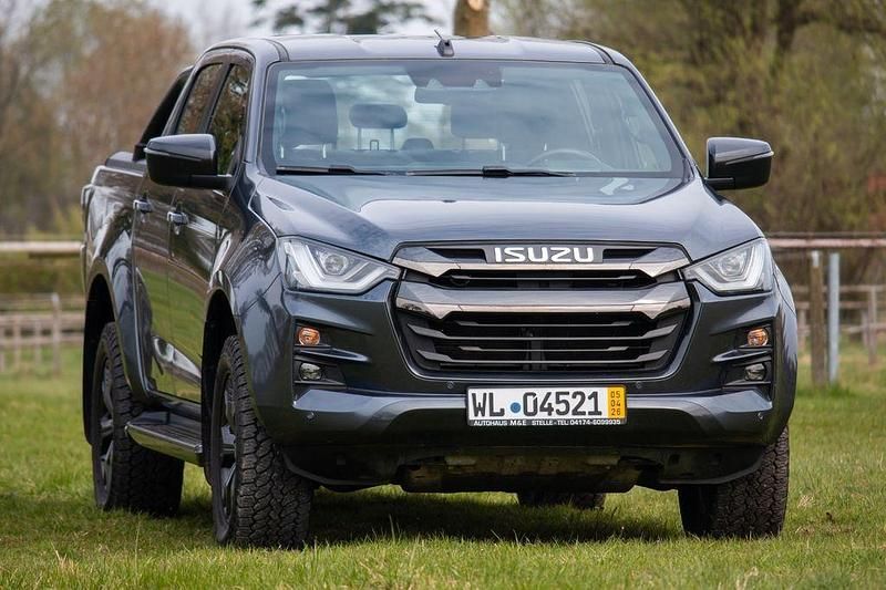Gebraucht Isuzu D-Max 165 PS (121 kW) 2024 Grau Pickup