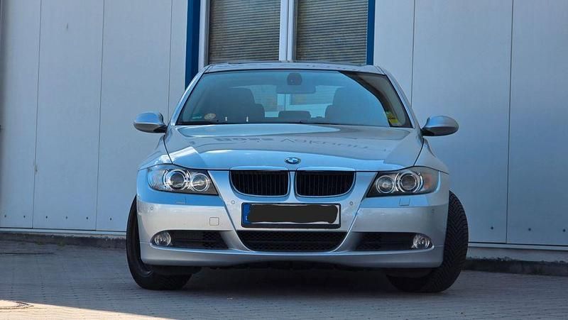 Gebraucht BMW 320 163 PS (119 kW) 2007 Silber Limousine