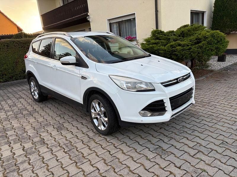 Weiß Gebraucht 2014 Ford Kuga Titanium SUV | 7.600 € (Superpreis) - Bild 1/4