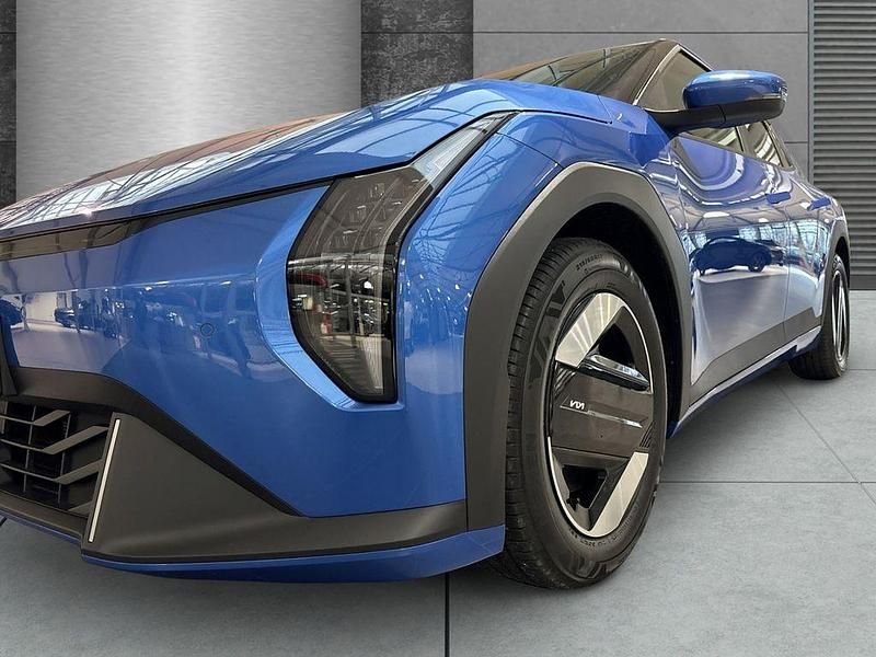 Neu Kia EV4 Earth 150 kW (204 PS) 2026 Blue flame met. Limousine