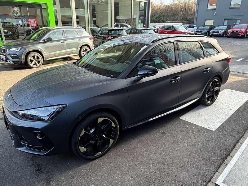 Neu Cupra Leon VZ 333 PS (244 kW) 2026 Magnetic grau matt Kombi