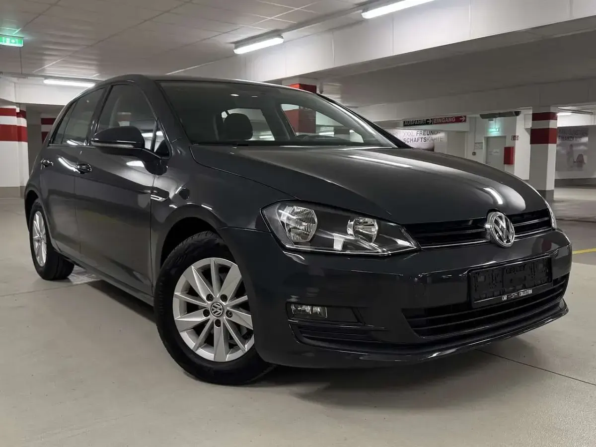 Gebraucht VW Golf VII 116 PS (85 kW) 2016 Uranograu Kleinwagen